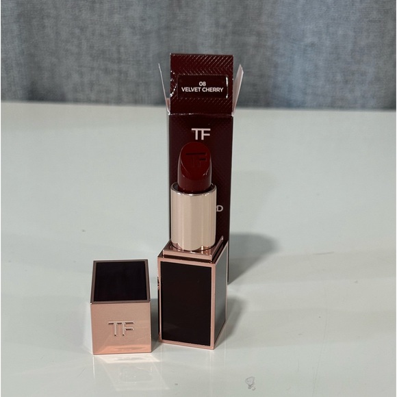 Tom ford number 08 lip color. Velvet cherry. NWT. - Picture 5 of 8